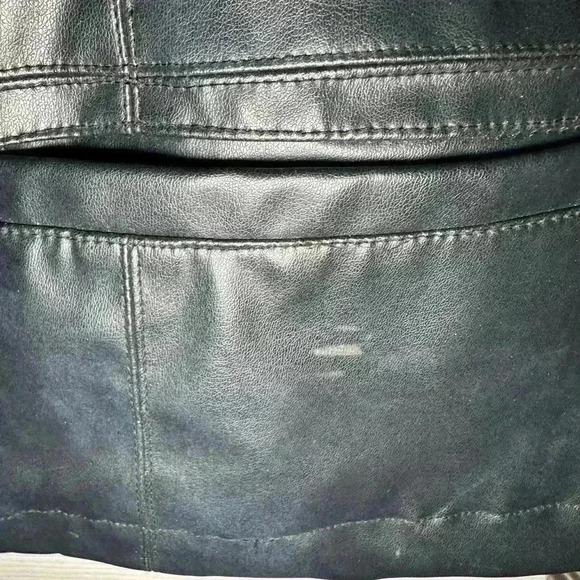 Paris Blues Black Pleather Full Zip Jacket Ladies size Medium Pockets - Picture 3 of 5